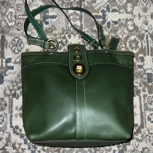 バッグ Coach Lily Legacy Turnrock Green Leather Coach Lily Legacy Turnrock Green Leather Green Women From